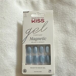 KISS Gel Fantasy Magnetic Velvety Effect Ready-to-Wear Nails - Blue